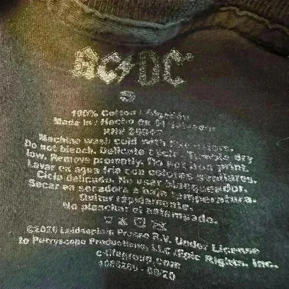 AC/DC Women’s small black graphic tee. - Picture 7 of 7
